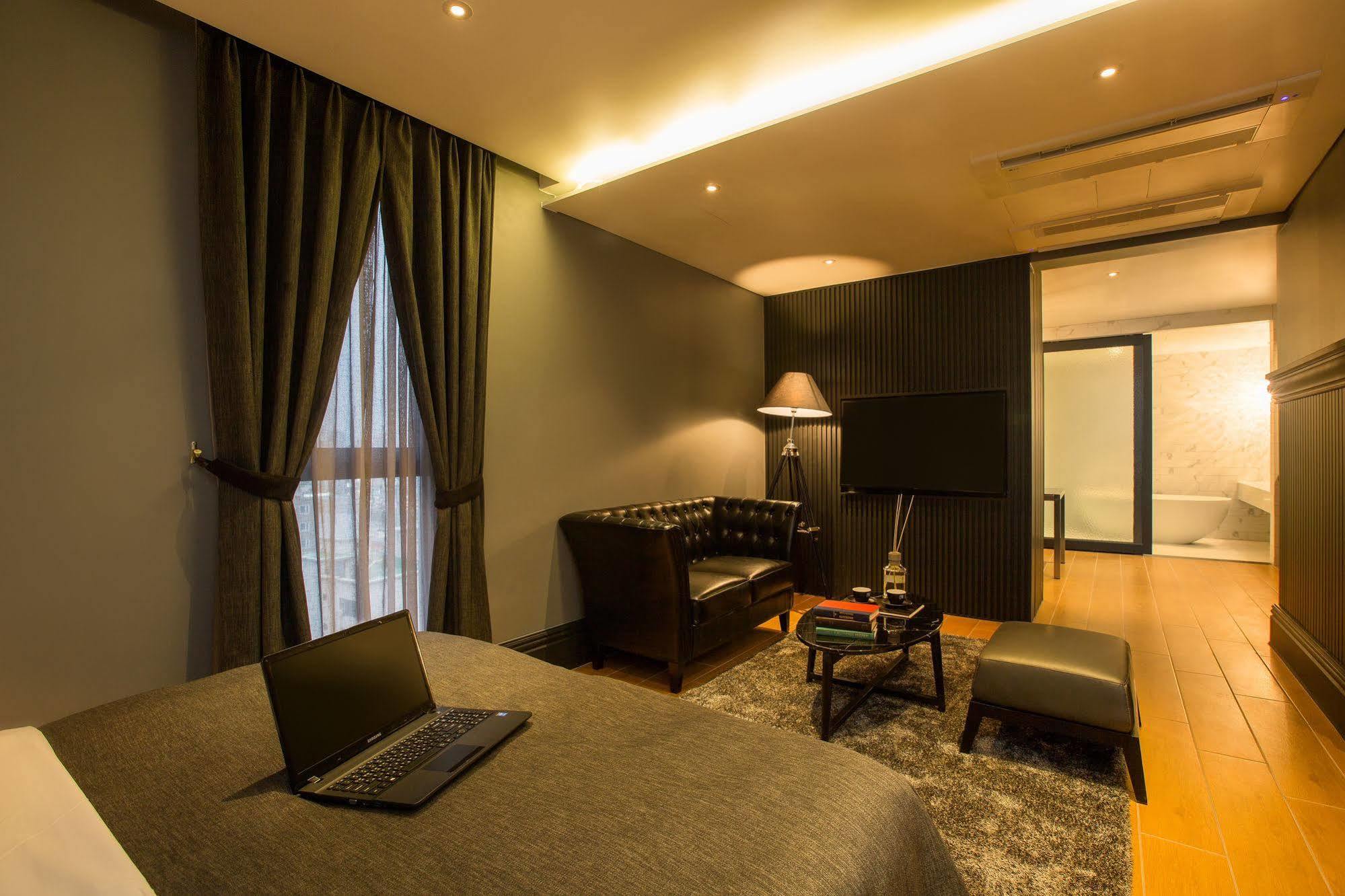Trang Blue Hotel Seul Exterior foto