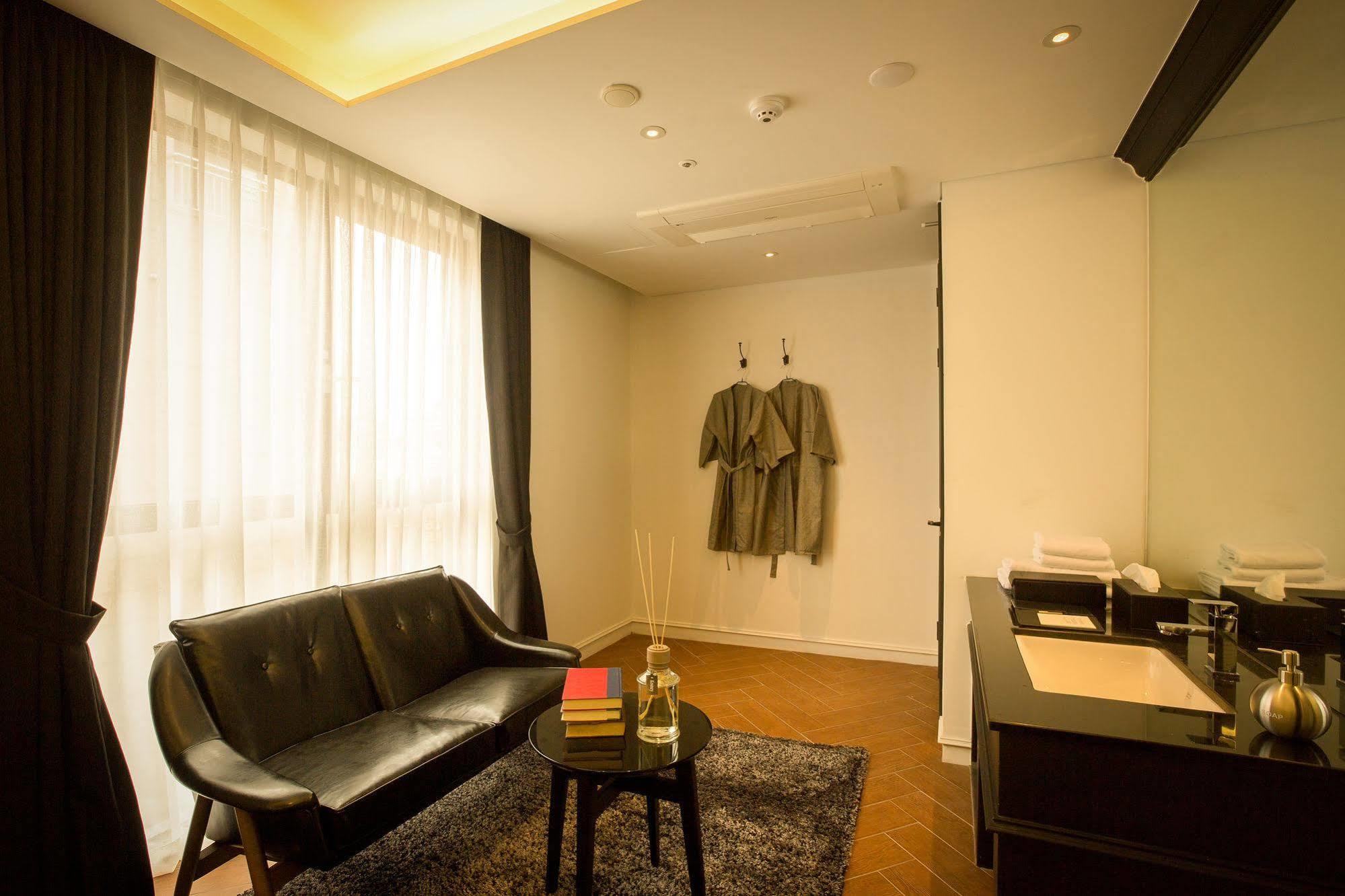 Trang Blue Hotel Seul Exterior foto
