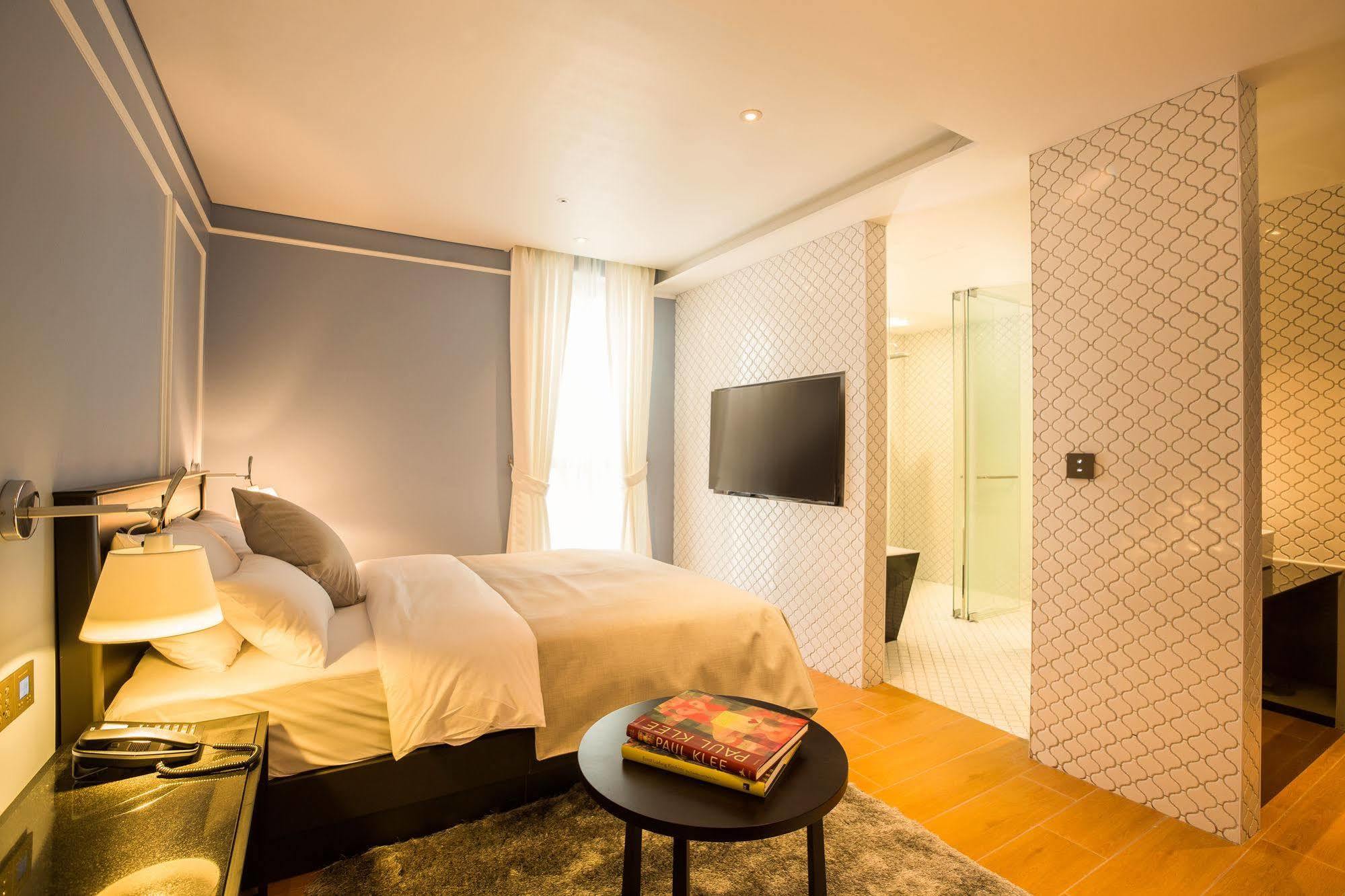 Trang Blue Hotel Seul Exterior foto